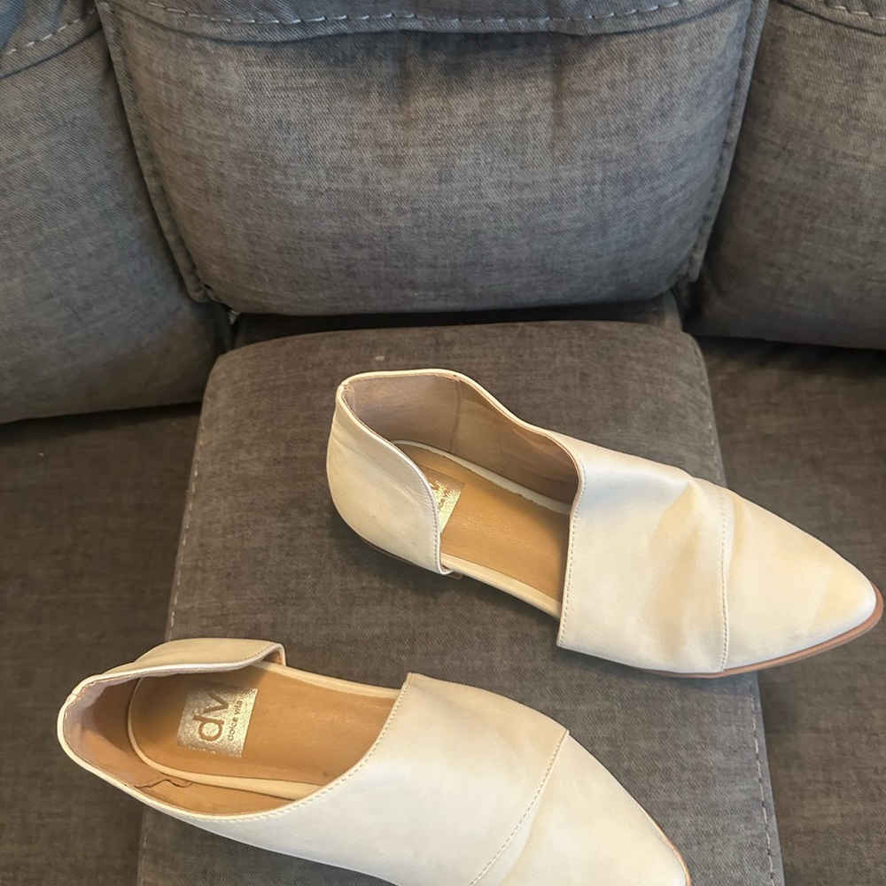 Dolce Vita Cream Flats Minimalist Slip-On Loafers
